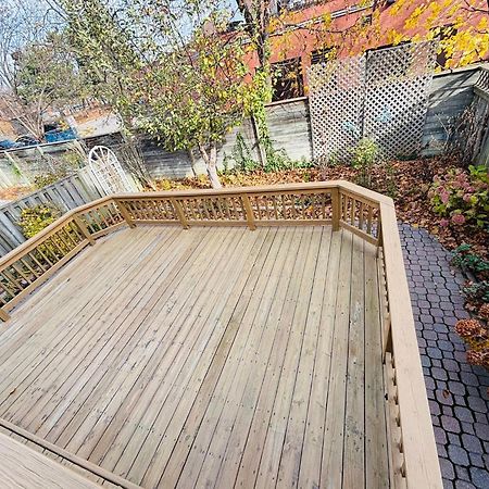 Room With Private Patio Next To Toronto Airport Мисисага Екстериор снимка